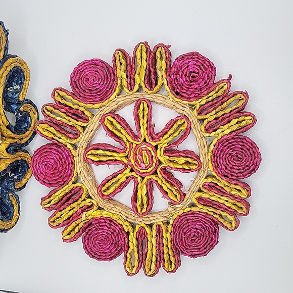 2PC Vintage Trivet Set Blue and Pink - Picture 3 of 3